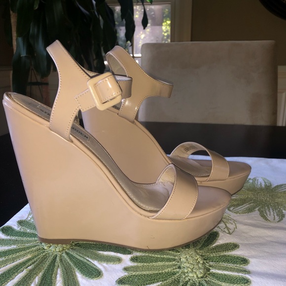 Steve Madden Prestine Wedge Sandal - Picture 2 of 5